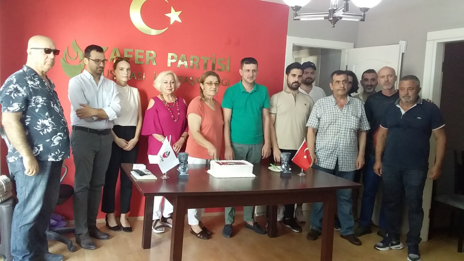 ZAFER PARTİSİ 1. KURULUŞ YILINI KUTLUYOR